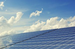 Panneaux solaires photovoltaïques et protection foudre IEC 62305